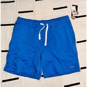 Vineyard vines shorts size medium NWT